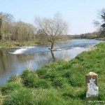 Photo of the Boyne river in County Meath Ireland. Pictures of Irish whitewater kayaking and canoeing. Taaffes Lock Weir. Photo by Bas
