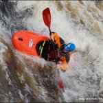 Photo of the Tarmonbarry Wave in County Roscommon Ireland. Pictures of Irish whitewater kayaking and canoeing. Photo by Alan Judge